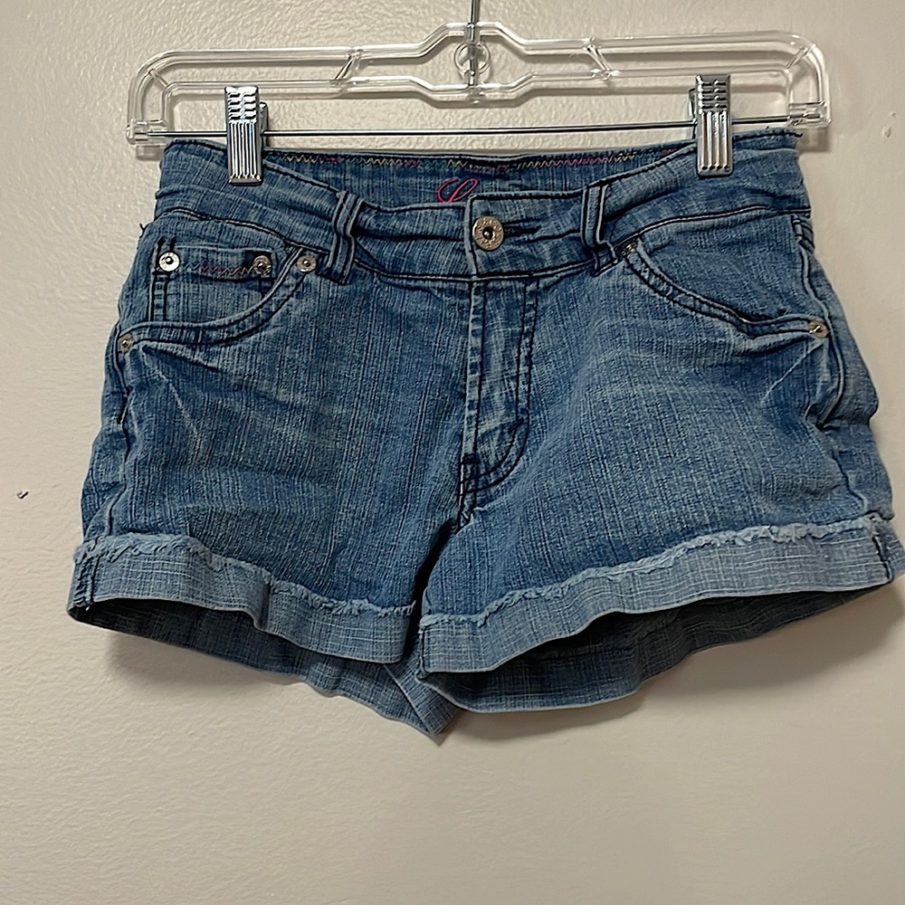 Levi’s cute jean shorts. Bright colored embroidered pockets. Sz 16 slim - Picture 2 of 4